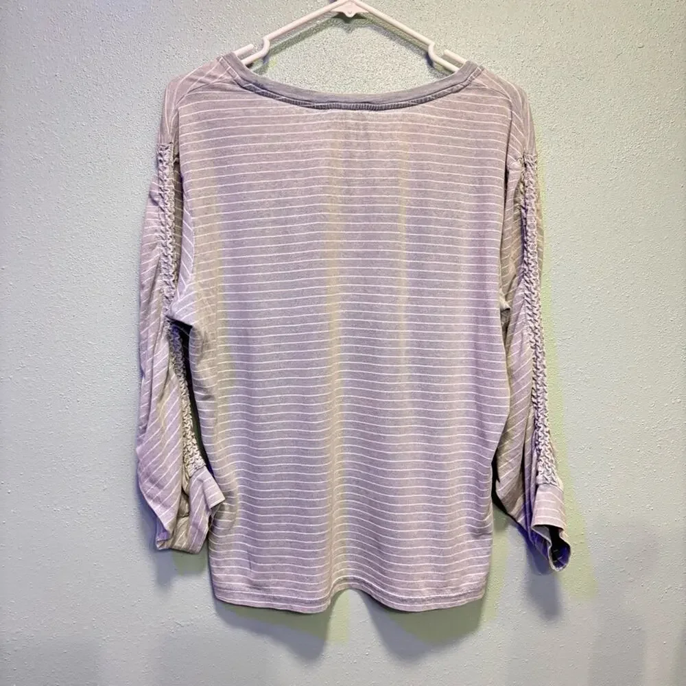 ⭐️ 3/$21 ⭐️Jane and Delancey Blue Stripe Relaxed Long Ruched Sleeve Top Size M - Picture 4 of 6